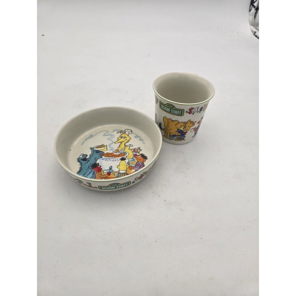 Sesame Street Gorham Japan Fine China Set Muppets VTG 70s Grover Milks a Cow